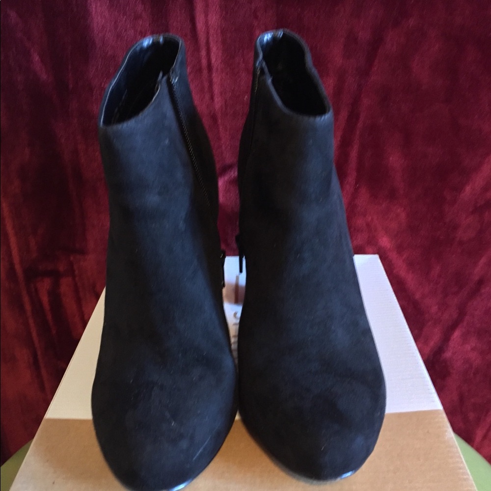Call It Spring Black ankle boots with Gold Heels - Picture 6 of 8